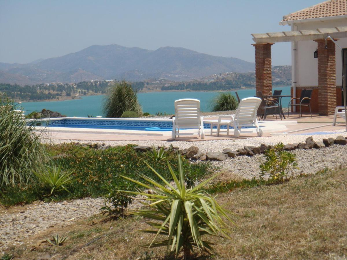 Del Lago Villa Vinuela Exterior photo